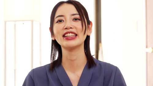 【4K】快楽に狂うスケベな美人妻が快楽に狂うスケベな淫乱乱交SEX 美咲かんな